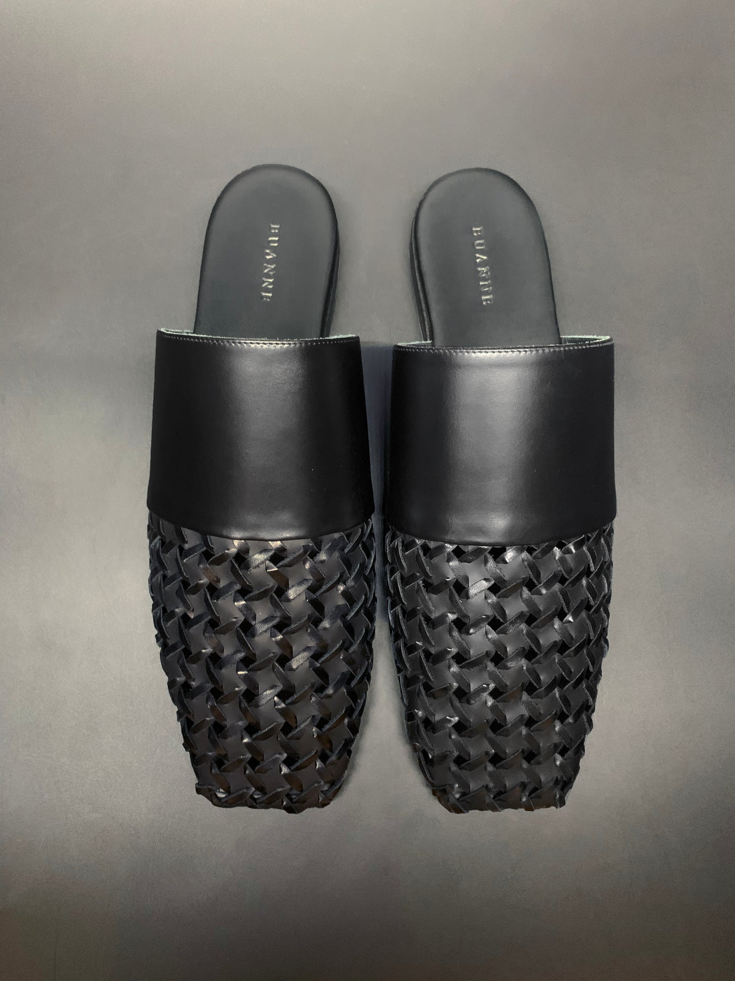 MANCO - Men's Woven Slide (Black)